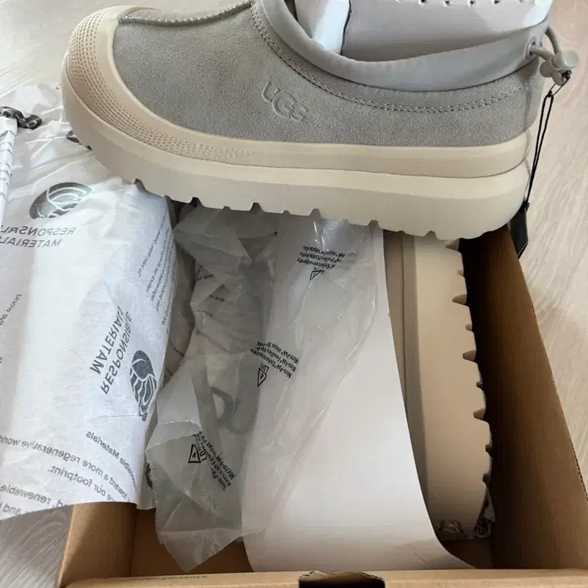 [BUNJANG] UGG Tasman Weather Hybrid Boots - Grey (Size 260) / [260] UGG 어그 타스만 웨더 하이브리드 그레이