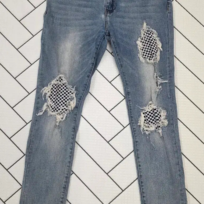 [BUNJANG] Amiri Checkboard Patch Distressed Jeans Size 34-35 / 아미리 체크보드 패턴패치 디스트로이드 청바지.  싸이즈 34~35