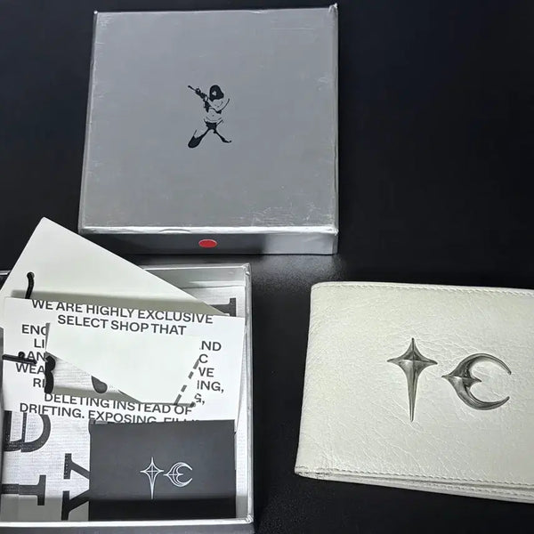 [BUNJANG] THUG CLUB White Wallet / 떠그클럽 화이트 지갑
