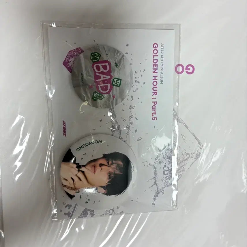 [BUNJANG] ATEEZ Wooyoung Golden Hour Pop-up Store Can Badge / 에이티즈 더현대 팝업스토어 우영 캔뱃지 (새상품)