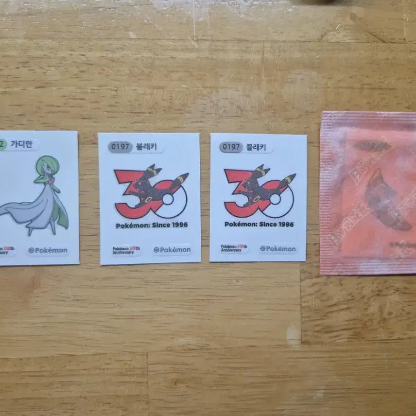 [BUNJANG] Pokemon 30th Anniversary Gardevoir, Umbreon, and Burmy Stickers Set / 포켓몬스터 가디안 블래키 단데기 30주년 기념 띠부씰 세트
