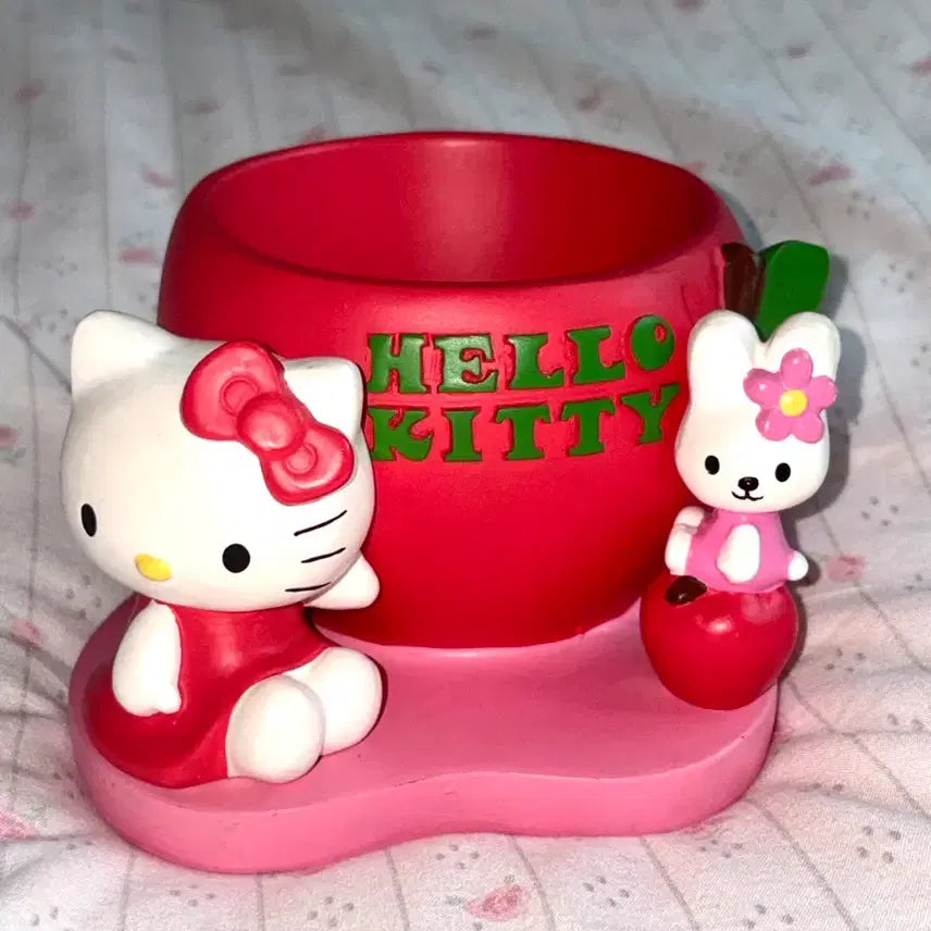 [BUNJANG] Vintage 2005 Hello Kitty Collectible Pot / Pencil Holder / 고전 2005 헬로키티 수집품