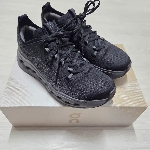 [BUNJANG] OnRunning Cloudsurfer Max Black Shoes / 정품 온러닝 클라우드서퍼 맥스 블랙 270 새상품