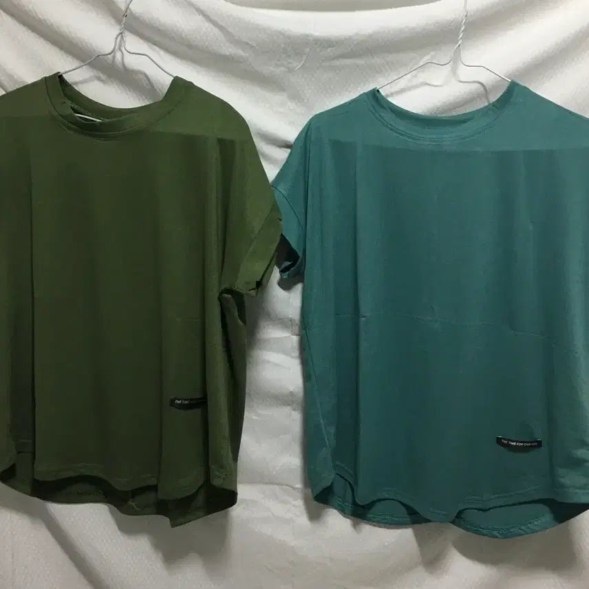 [BUNJANG] Set of 2 Short Sleeve T-Shirts (Khaki and Teal) / (1+1 새상품)반팔 티셔츠 카키/청록색
