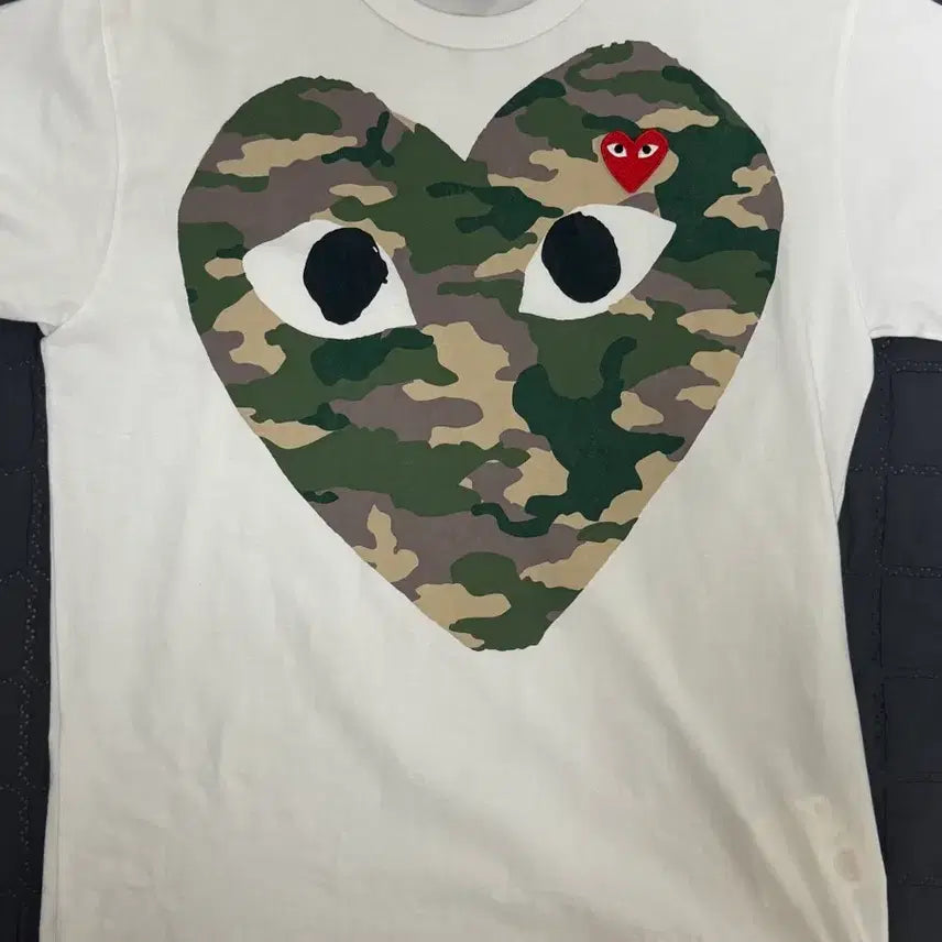 [BUNJANG] Comme des Garçons PLAY Camo Heart T-Shirt White L / 플레이 꼼데가르송 카모하트 반팔티 화이트 L
