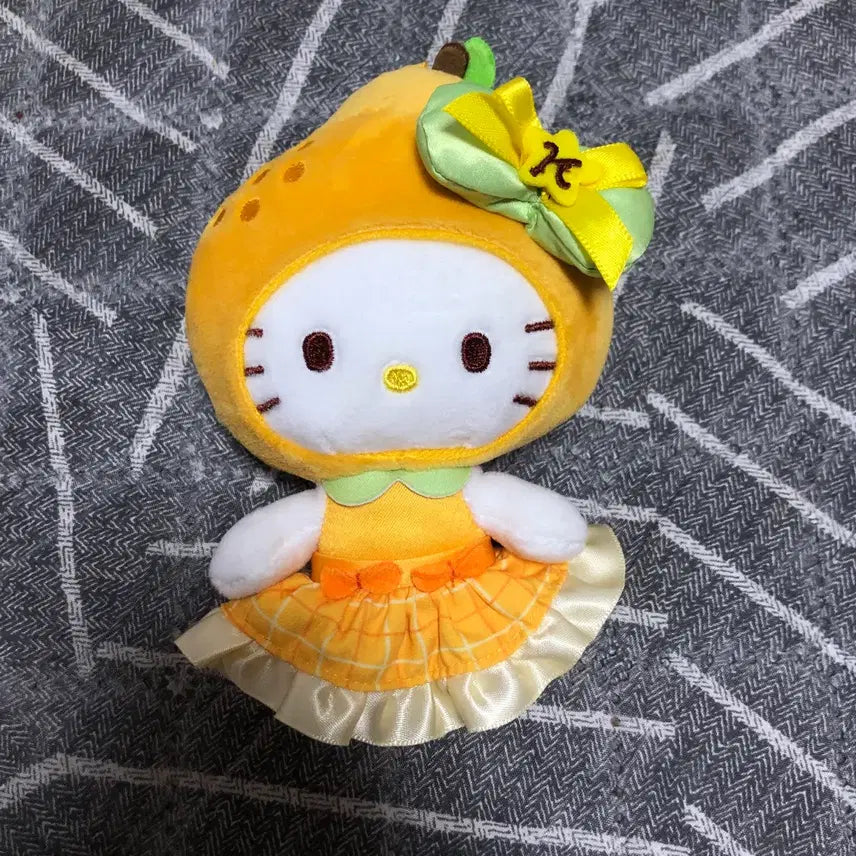 [BUNJANG] Hello Kitty Hallabong Charm / 한라봉키티 키링
