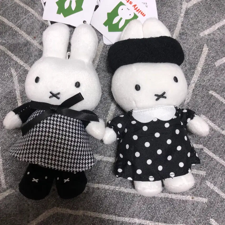 [BUNJANG] Miffy Black Dress Keyring Set (2 Types) / 미피 블랙원피스 키링 2종세트