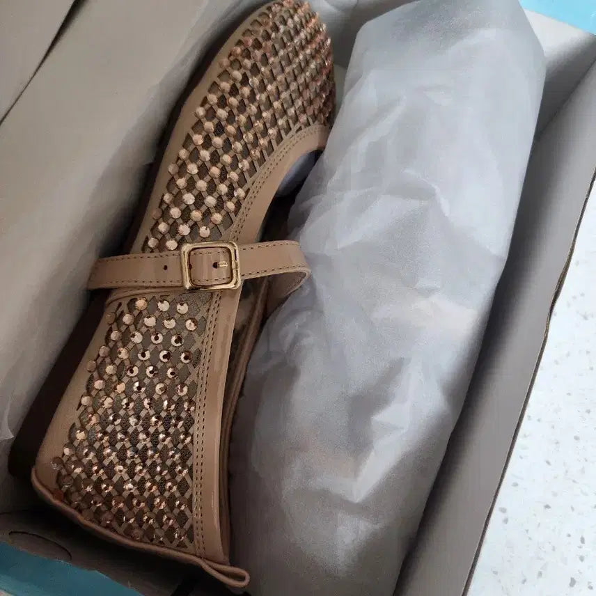 [BUNJANG] Rhinestone Strap Flat Shoes / 큐빅 장식 스트랩 플랫 슈즈