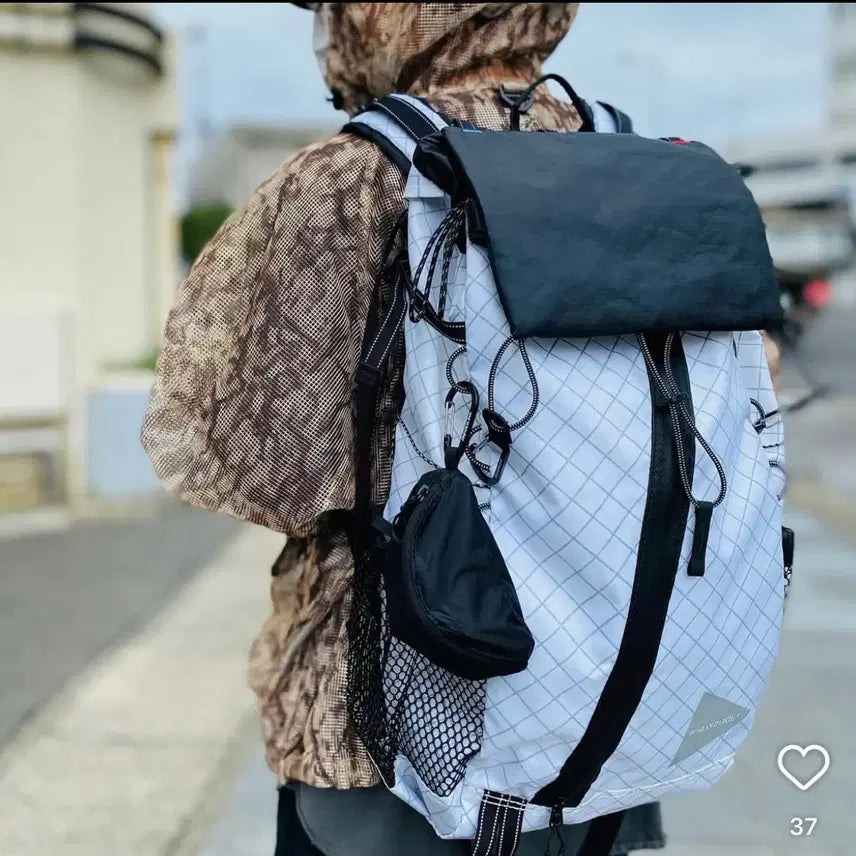 [BUNJANG] and wander Eco Pack 30L Backpack White + Expandable Bag / (배낭) 앤드원더 에코팩 30L 백팩 화이트 + 확장쌕 미사용