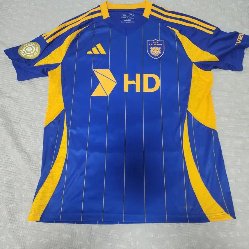 [BUNJANG] Ulsan HD Kim Young-gwon Club World Cup Jersey + Commemorative Keychain / 클럽월드컵 울산hd 김영권 유니폼+클럽월드컵 기념품 키링