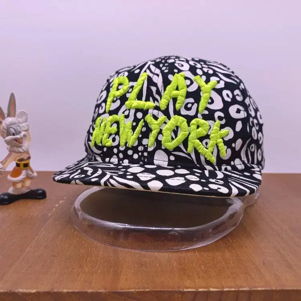 [BUNJANG] PLAY NEWYORK All-Over Pattern Embroidered Hip Hop Snapback Hat Black/Fluorescent / 플레이뉴욕 올오버 패턴 자수 힙합 스냅백 블랙 형광