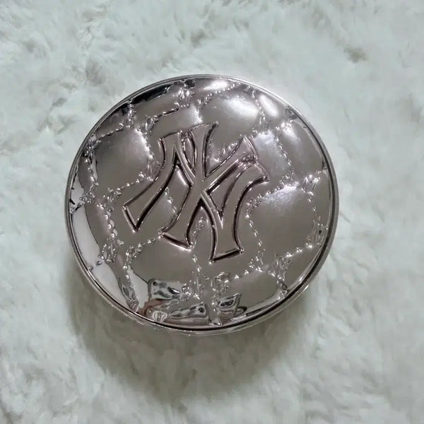 [BUNJANG] Banila Co. Ultimate White Cushion MLB Collaboration / 바닐라코 얼티밋 화이트 쿠션 mlb 콜라보