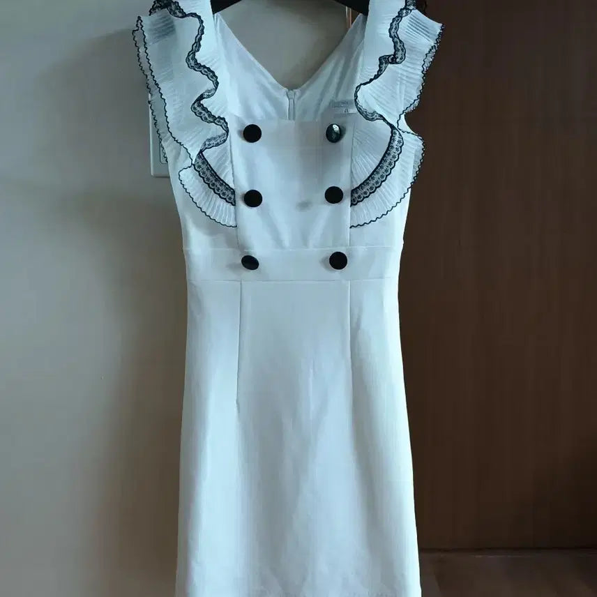 [BUNJANG] J.estina White Frill Double Button Dress Size 55 / 새상품)JESSICA J 화이트 프릴 더블 버튼 원피스 55