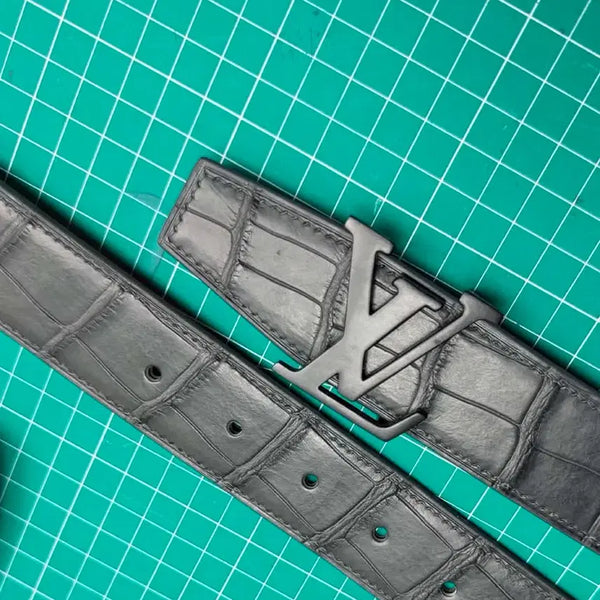 [BUNJANG] Handmade Dark Grey Crocodile Leather Belt with LV Buckle / 프랑스산 수입 다크 그레이 악어가죽으로 수작업 제작한 벨트입니다