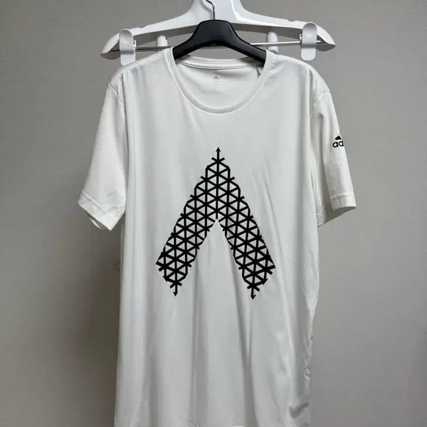 [BUNJANG] Adidas Short Sleeve T-Shirt Size 100 / 아디다스 반팔티 100사이즈