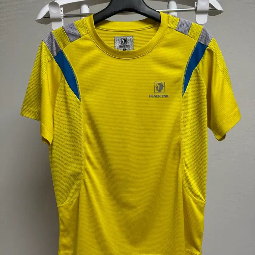 [BUNJANG] Blackyak Functional Short-Sleeve T-Shirt Size 95 / 블랙야크 기능성 반팔티셔츠 95사이즈