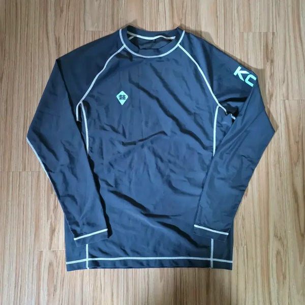 [BUNJANG] KOLON Rash Guard Size 100 / 코오롱 래쉬가드