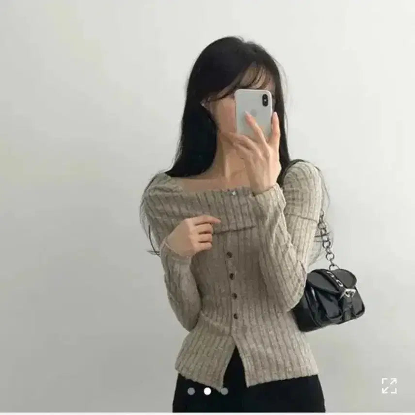 [BUNJANG] Avery Ribbed Off-Shoulder Knit Beige / 에이블리 골지 오프숄더 니트 베이지