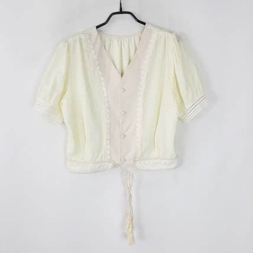 [BUNJANG] LISHISAN V-Neck Cropped Blouse / LISHISAN 브이넥 크롭블라우스