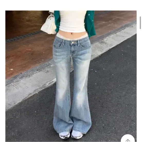 [BUNJANG] Jasmine Belle Hika Low Rise Light Wash Denim Bootcut Jeans / 자스민벨 히카 로우라이즈 연청 데님 부츠컷
