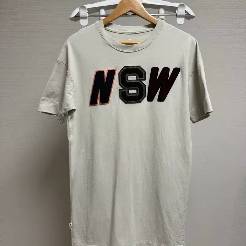 [BUNJANG] Nike Sportswear T-Shirt Size S / 나이키 스포츠웨어 티셔츠 S사이즈