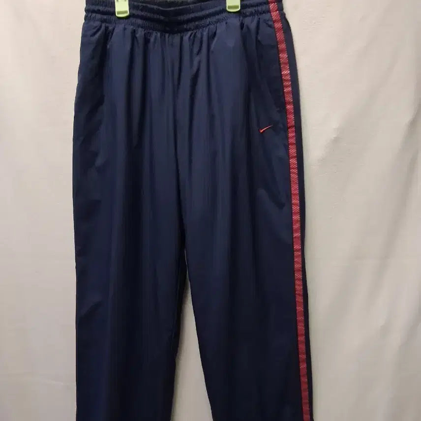 [BUNJANG] Nike Training Pants Navy with Red Stripe, Size 95 / 나이키 트레이닝 바지 네이비 레드 라인95