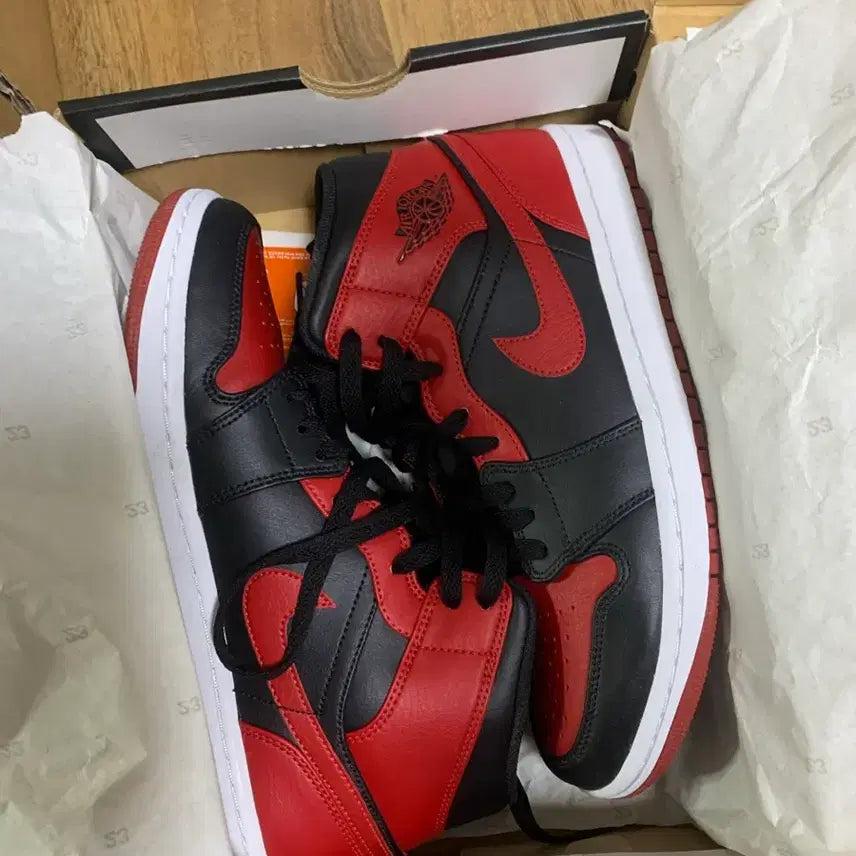 [BUNJANG] Air Jordan 1 Mid Bred Size 260 / 조던1 미드 브레드 260