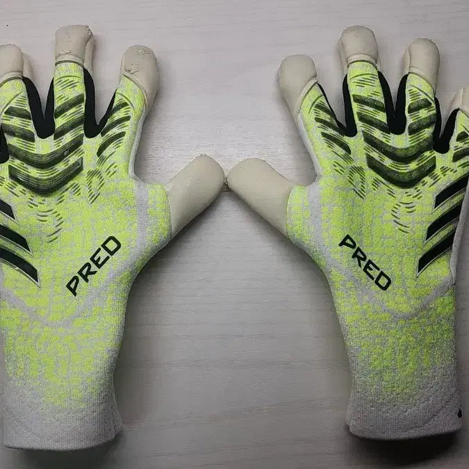 [BUNJANG] Adidas Predator Hybrid URG 2.0 Goalkeeper Gloves Size 8 / 아디다스 프레데터 하이브리드 urg2.0 골키퍼장갑 8호