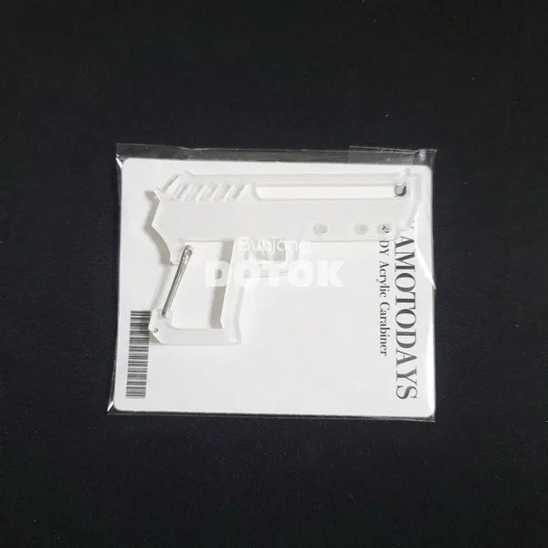[BUNJANG] Oatmeal Acrylic Gun Carabiner (Sealed) / 오트밀님 아크릴 권총 카라비너 미개봉 새 상품