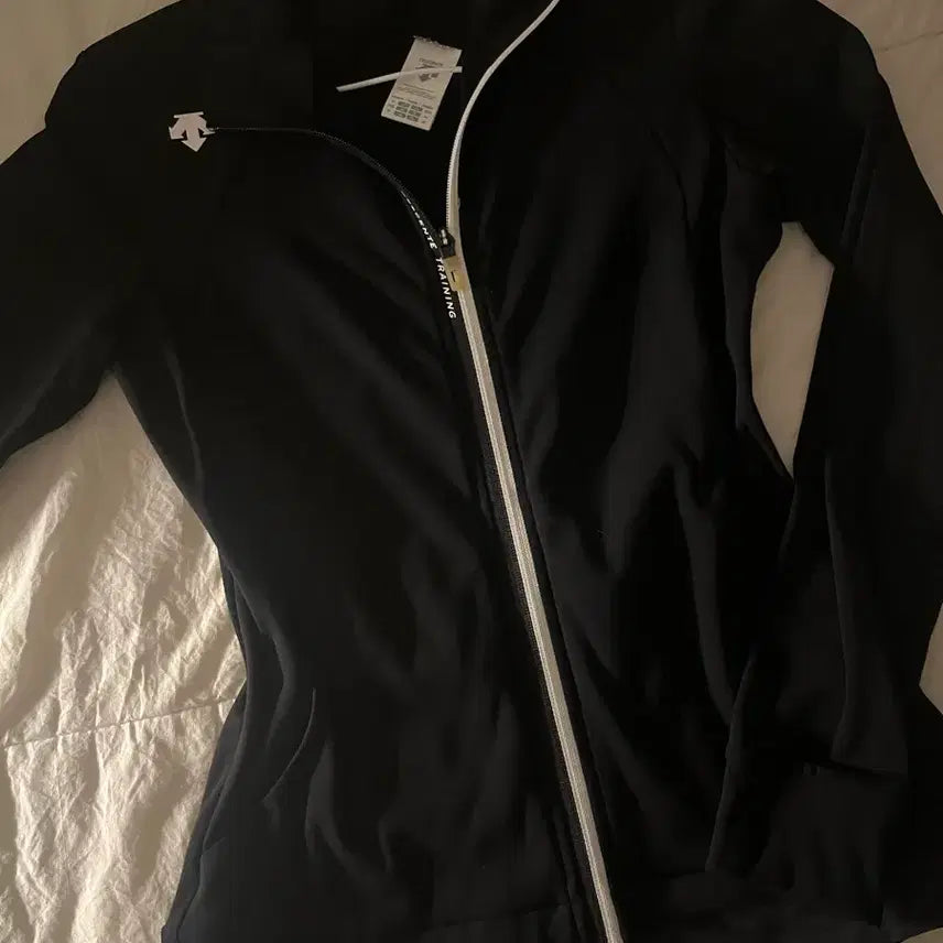 [BUNJANG] Descente Slim Fit Zip-Up Jacket / 데쌍트 슬림핏 집업