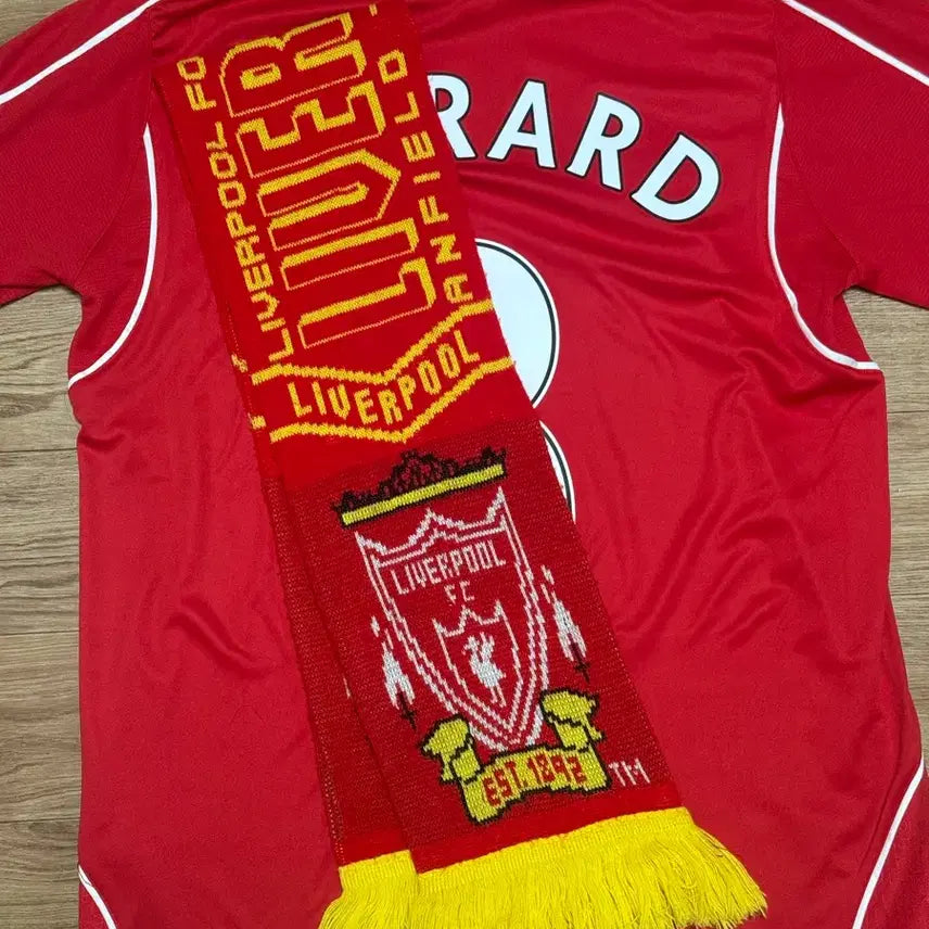 [BUNJANG] Liverpool Gerrard #8 Jersey (Size 105) & Scarf Set / 리버풀 제라드 유니폼105 +머플러 세트