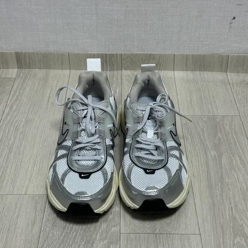 [BUNJANG] Nike V2K Running Shoes / 나이키 v2k러닝화 270팝니다
