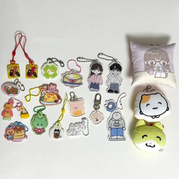 [BUNJANG] IOstudio Heheclub Ppombbom Charm Keychain Cushion Keychain / 다꾸 키링 2개 0.35 아이오스튜디오 히히클럽 뽐뽐 부적키링 쿠션키링