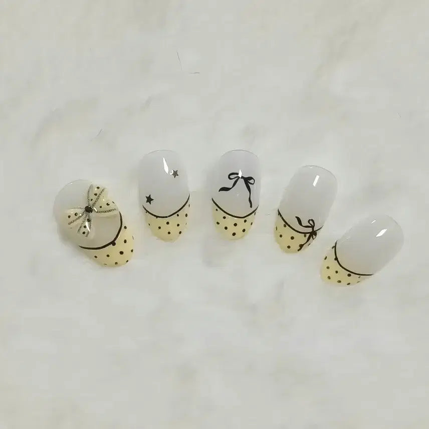 [BUNJANG] Handmade Nail Tips with Dot Ribbon Design / 수제네일팁 도트리본