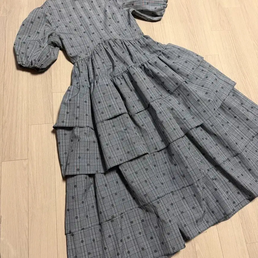 [BUNJANG] 11AM Polka Dot Check Ruffle Maxi Dress / 11AM 도트 체크 캉캉 반팔 롱원피스 맥시 벌룬 퍼프 프릴 위러브