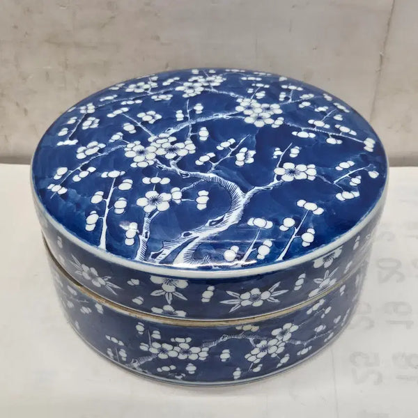 [BUNJANG] Qing Dynasty Kangxi Period Celadon Porcelain Plum Blossom Motif Covered Box / [대청강희년제] 청화 매화문 도자기 유개 합 (0455)