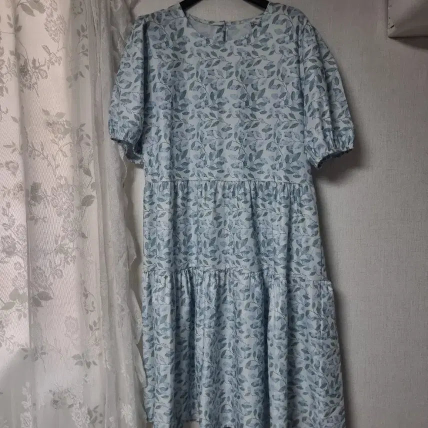 [BUNJANG] Light Leaf Pattern Ruffle Midi Dress / 잔잔한 나뭇잎 패턴 캉캉 원피스
