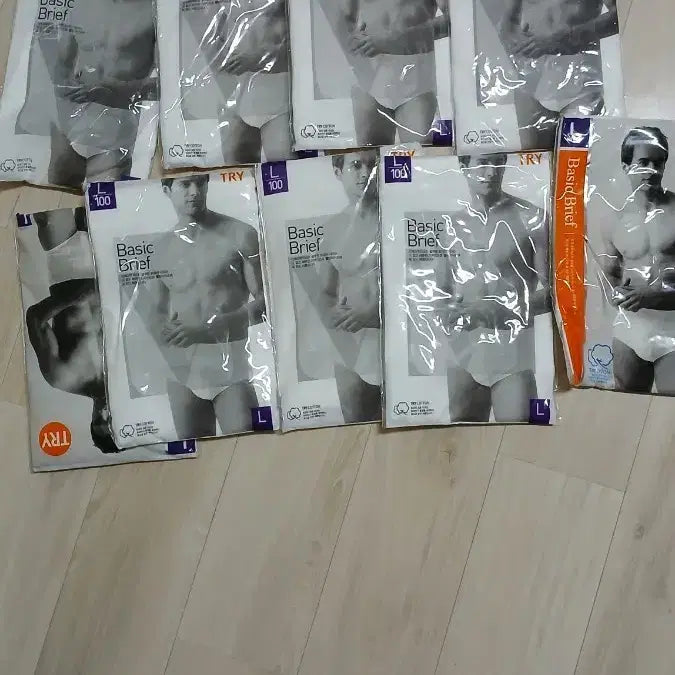 [BUNJANG] Tria Men's 9-Pack Cotton Triangle Briefs / 남성의류 새상품 트라이 삼각팬티 9장 일괄이에요
