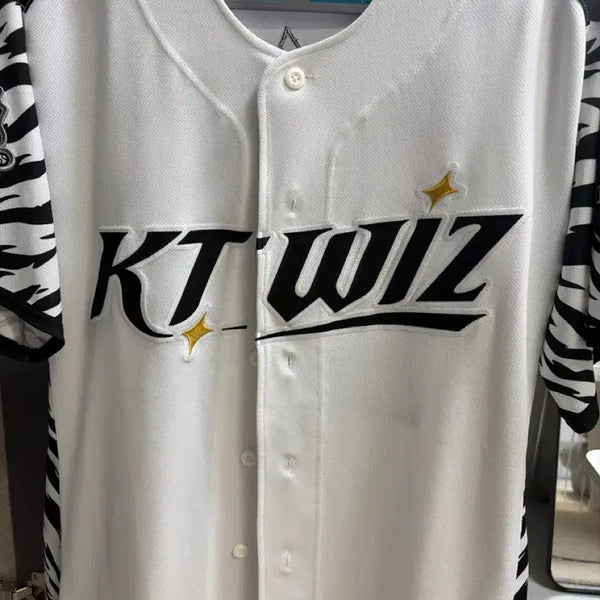 [BUNJANG] Kang Baek-ho 100th Home Run Commemorative Jersey (Size 110) / 강백호 100호 홈런 유니폼