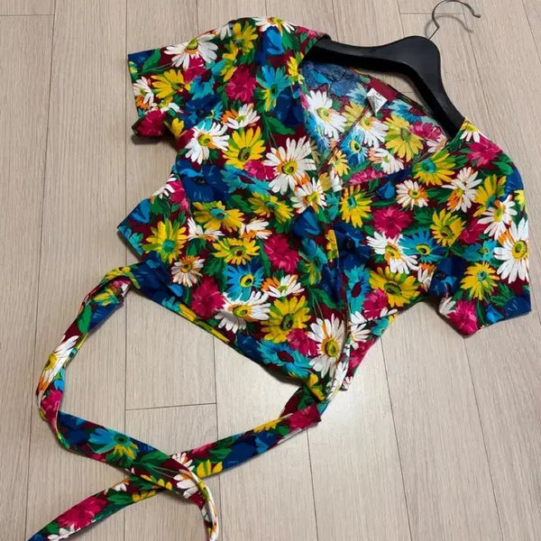 [BUNJANG] Kenzo Flower Pattern Wrap Cropped Blouse - Short Sleeve / 겐조kenzo 플라워 랩 크롭 블라우스 반팔 패턴커버업휴양지휴가룩트로피칼