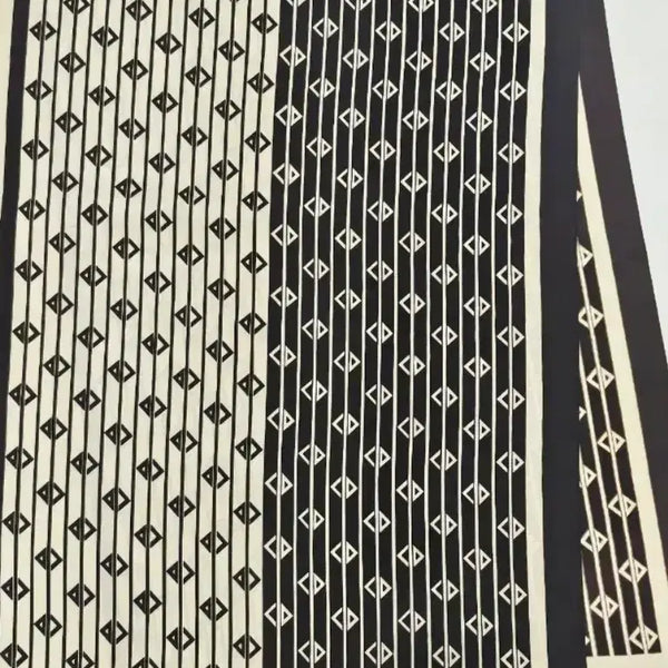 [BUNJANG] Dior CD Logo Silk Scarf (Black & Ivory) / 디올 Dior Sport CD 로고 실크 스카프 (투톤 연출 가능)
