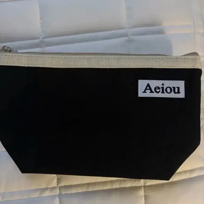 [BUNJANG] AEIOU Pouch L Size / aeiou 아에이오우 파우치