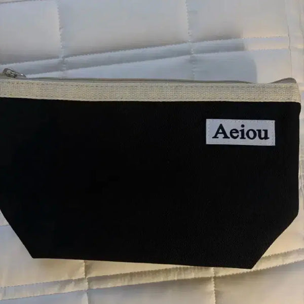 [BUNJANG] AEIOU Pouch L Size / aeiou 아에이오우 파우치