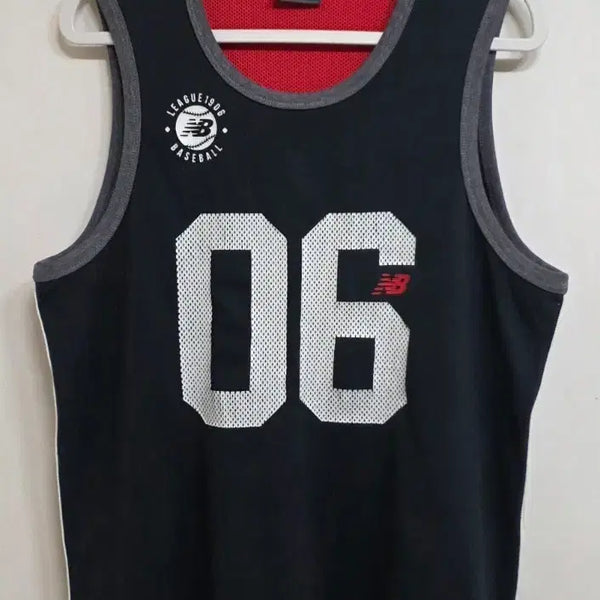 [BUNJANG] New Balance Sleeveless T-Shirt (M/95) / 뉴발란스. 민소매 티. M=95.