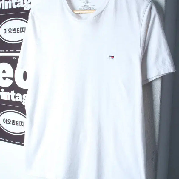[BUNJANG] Tommy Hilfiger Small Logo T-Shirt White / (S-M) 타미힐피거 반팔 티셔츠 스몰로고 화이트 올드스쿨-H34939