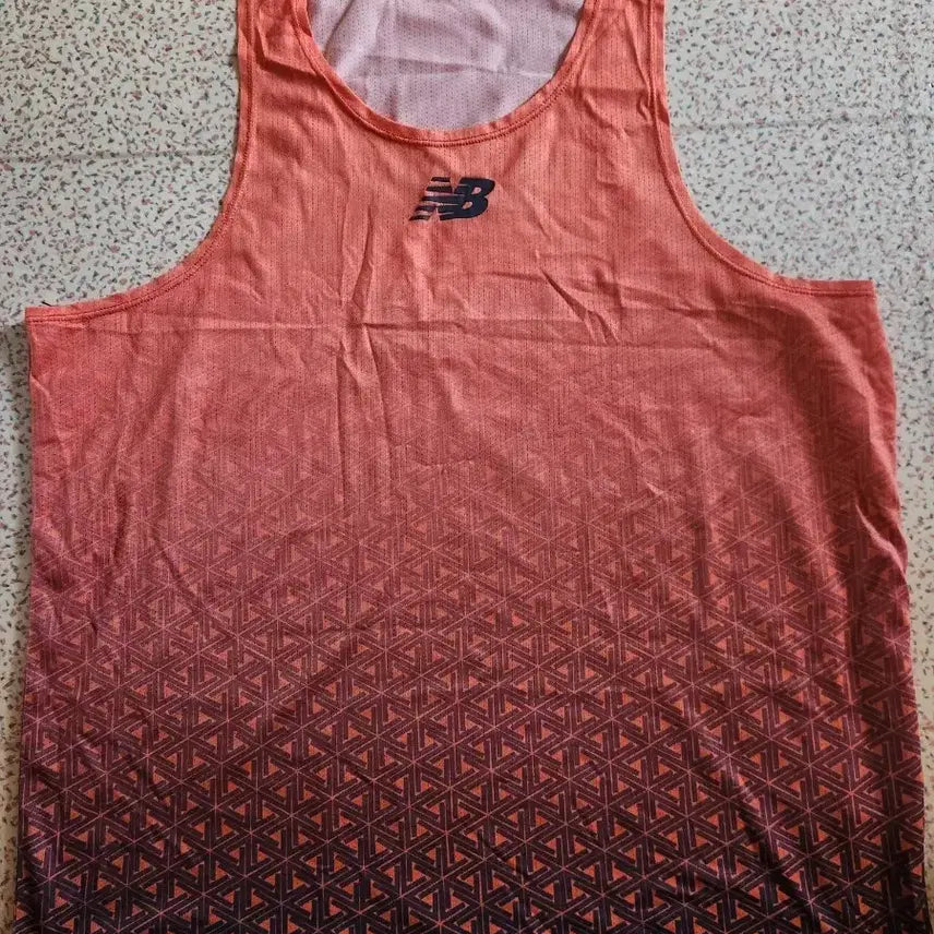 [BUNJANG] New Balance Run Your Way Singlet (Size 105) / 뉴발란스 런유어웨이 싱글렛 105  판매합니다.