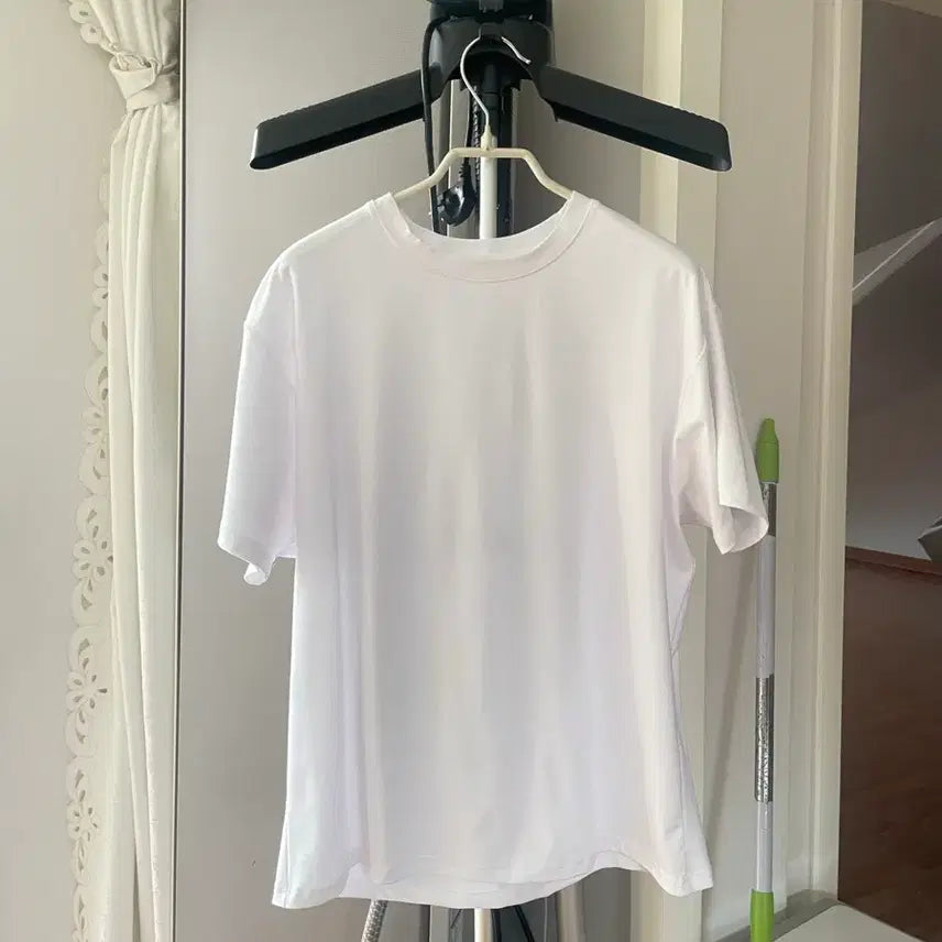 [BUNJANG] Hugbon Cropped Muscle Fit White T-Shirt (L) / 허그본 크롭 머슬핏 흰색 반팔 L