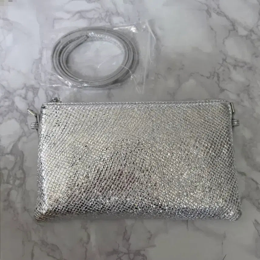 [BUNJANG] Silver Snake Pattern Cowhide Shoulder Cross Bag / 실버 뱀피패턴 소가죽 숄더크로스백