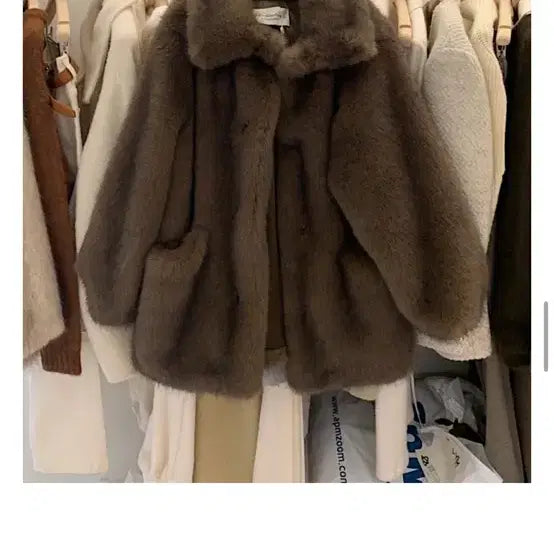 [BUNJANG] AND YOU BROWN Faux Fur Jacket Brown / 앤유브라운 퍼자켓 브라운 도매탤