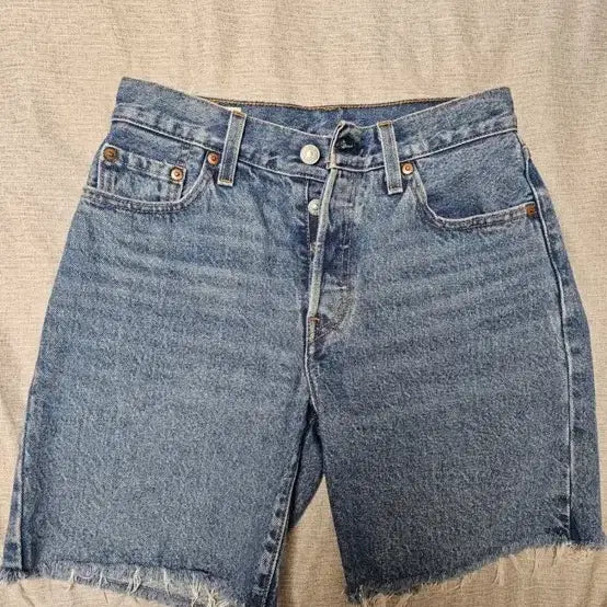 [BUNJANG] Levi's Button Fly Cut-Off Denim Shorts / 리바이스 버튼 플라이 반바지